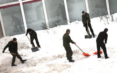 Šauliai valė aplinką nuo sniego