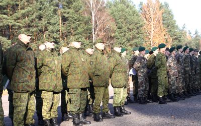 Jaunųjų šaulių būrelių vadovai ir motyvuoti jaunieji šauliai atostogų metu tapo kursantais