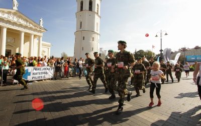 Šauliai „Danske Bank Vilniaus maratone“ bėgo uniformuoti