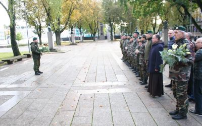 Šauliai padėjo gėlių prie V.Putvinskio biusto