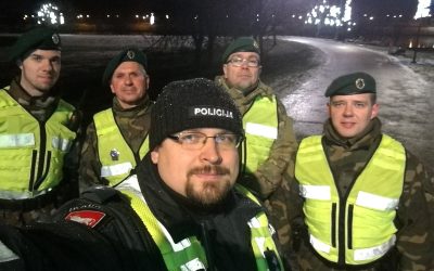 Artėjant šv. Kalėdoms šauliai stiprina bendradarbiavimą su policija