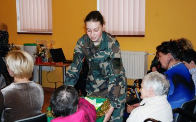 Šauliai globos namų gyventojams sukūrė šventinę nuotaiką