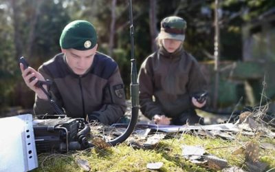 Jaunieji šauliai LDK Gedimino štabo batalione mokėsi radijo ryšio subtilybių