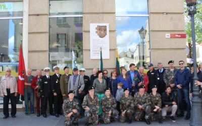 Šauliai atidengė memorialinę lentą Jurgiui Lėbartui