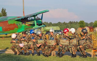 Naujos patirtys – jaunųjų šaulių-parašiutininkų stovyklos