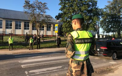 Šauliai rūpinosi moksleivių saugumu kelyje