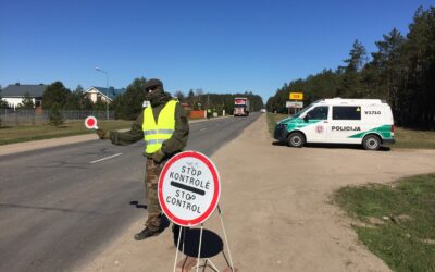 Prie įvažiavimų į Nemenčinę antrą savaitę budi ir šauliai