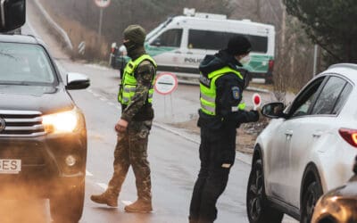 Paramą policijos pareigūnams kelių patikros postuose teikia ir Vilniaus šauliai