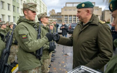 Karo akademijos kariūnai prisiekė tarnauti Lietuvai