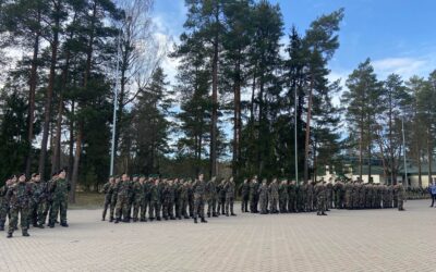 Prasidėjo IV pakopos jaunųjų šaulių stovykla