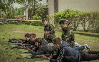 Prasidėjo Pilietiškumo ir gynybos įgūdžių kursas